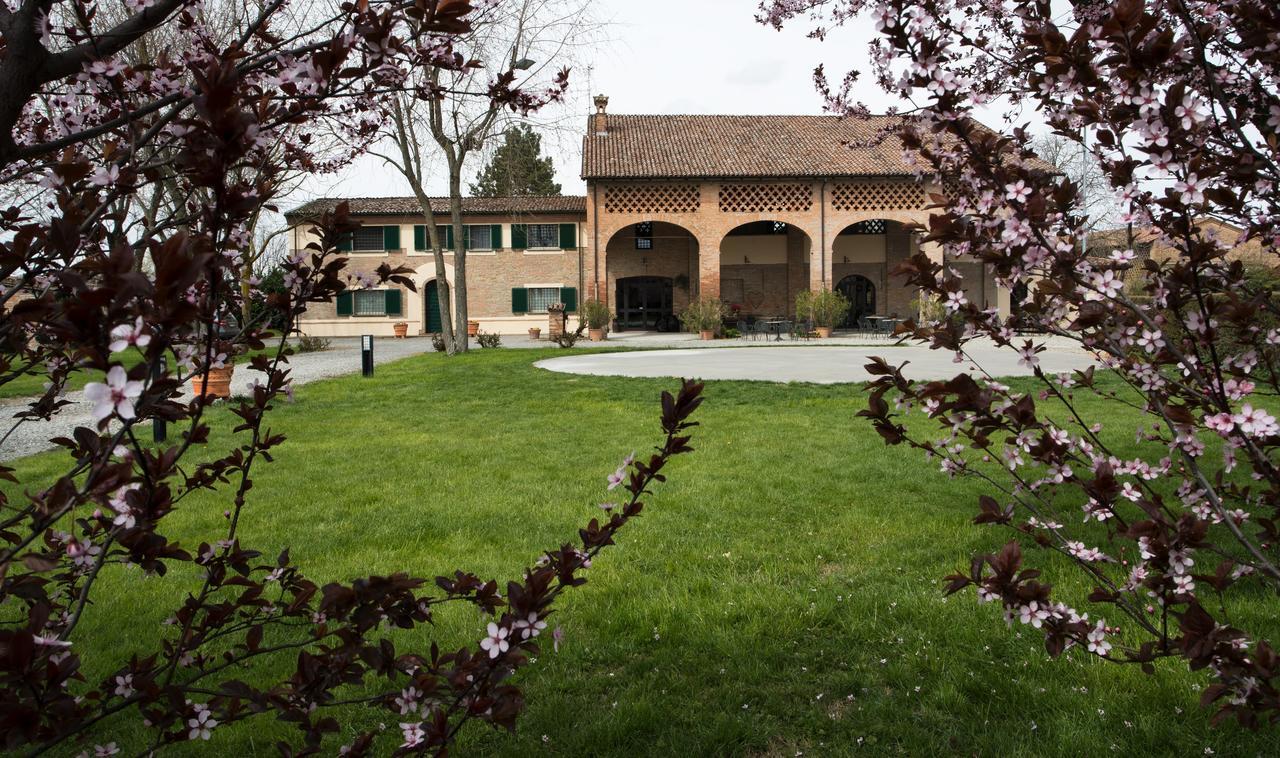 Agriturismo Tenuta Casteldardo Besenzone Buitenkant foto